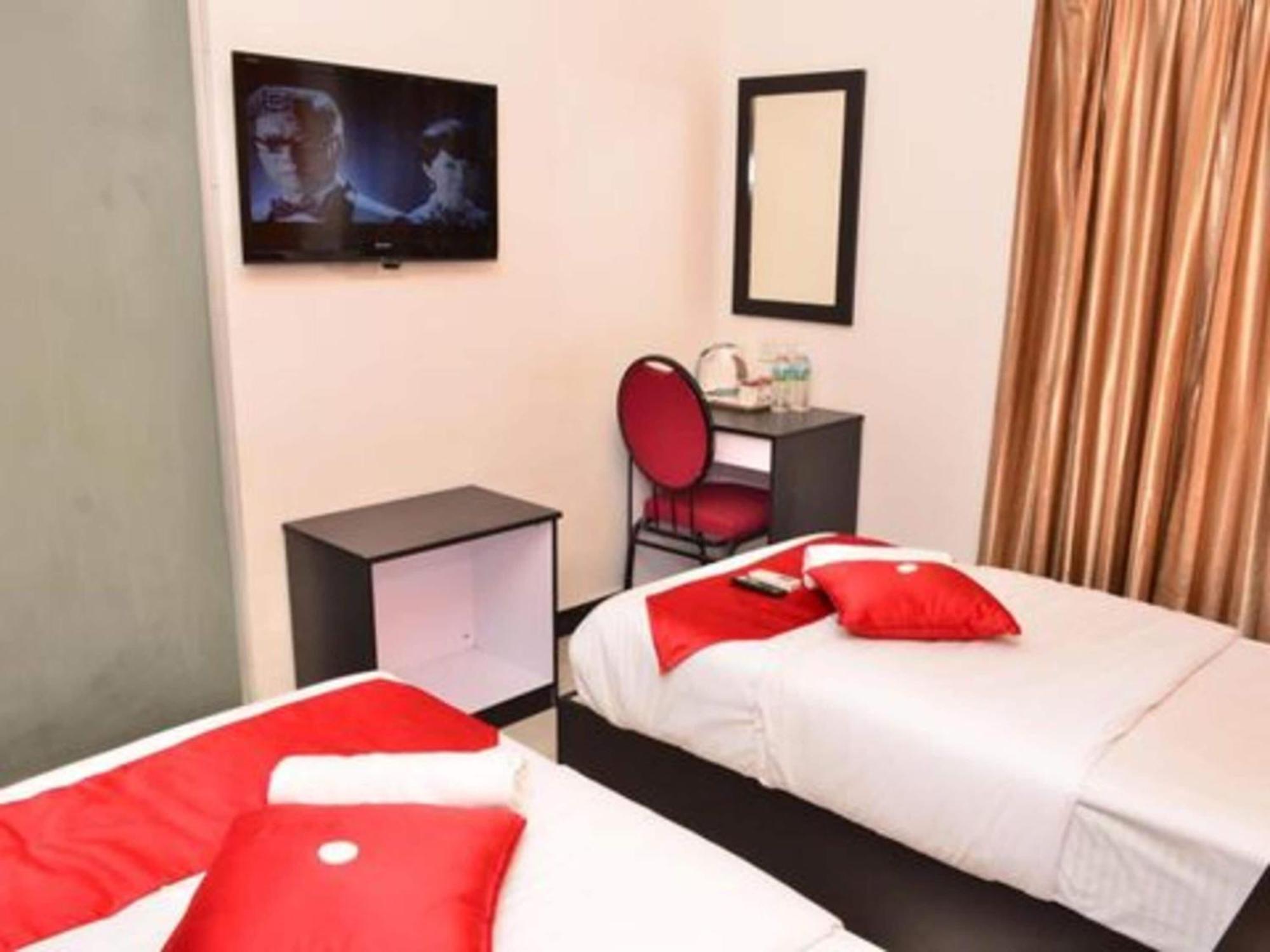 Oyo 91087 Hotel Dspark Port Kelang Zewnętrze zdjęcie